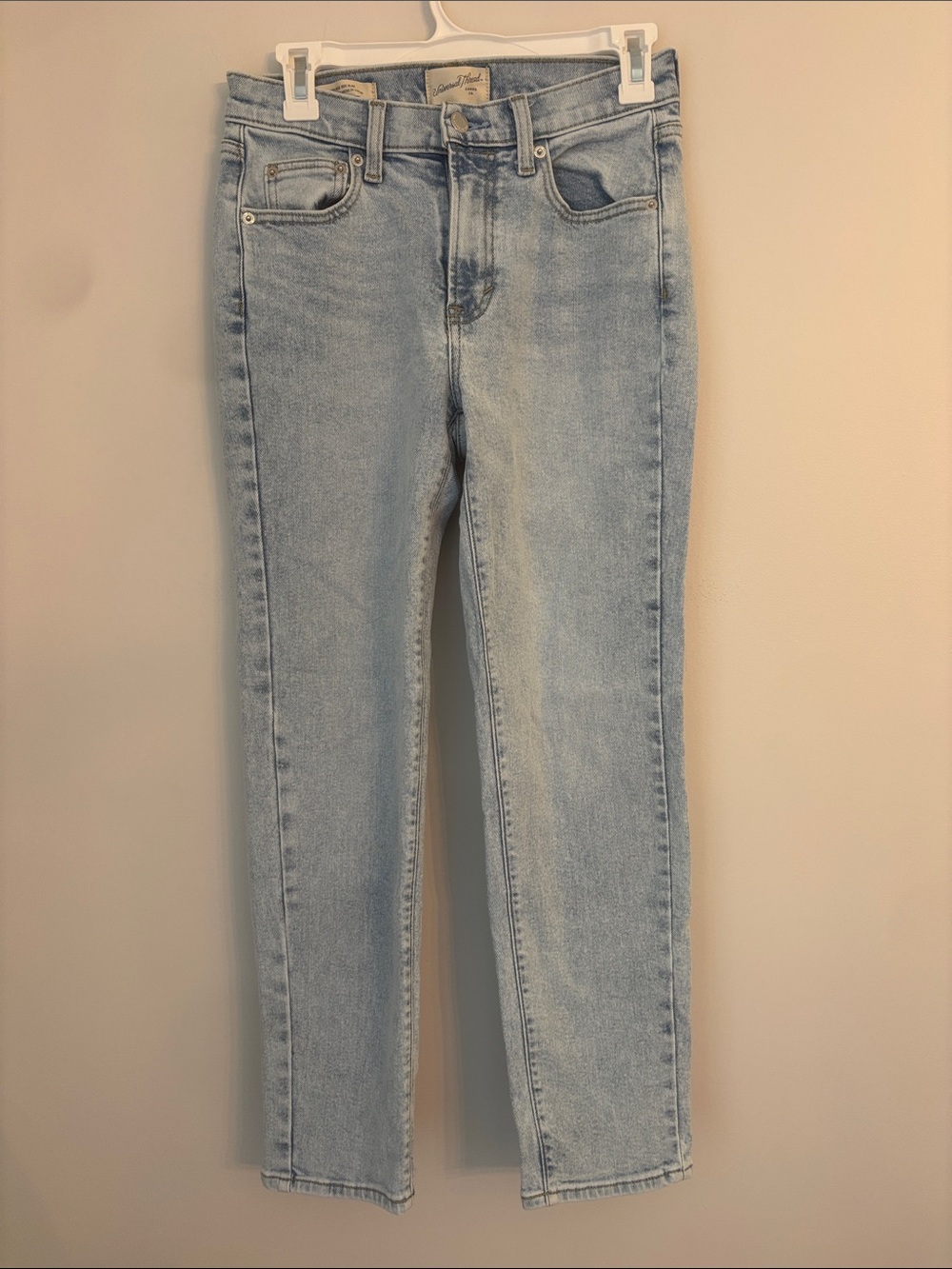 Universal Thread Light Wash Mid Rise 80s Slim Jeans Size 4